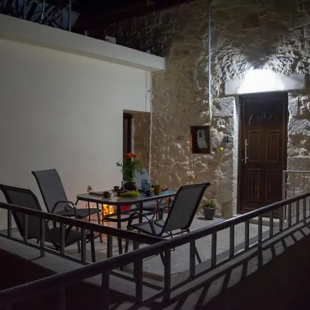 The Secret Ontas, Traditional Stone House * Rethymno